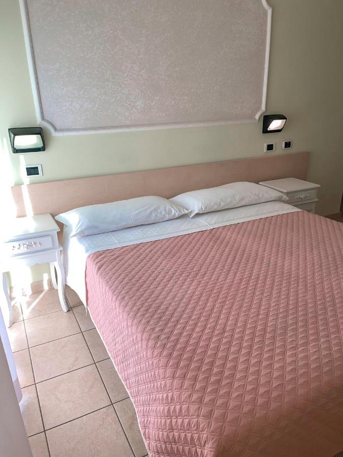 Hotel Liana Rimini Eksteriør billede