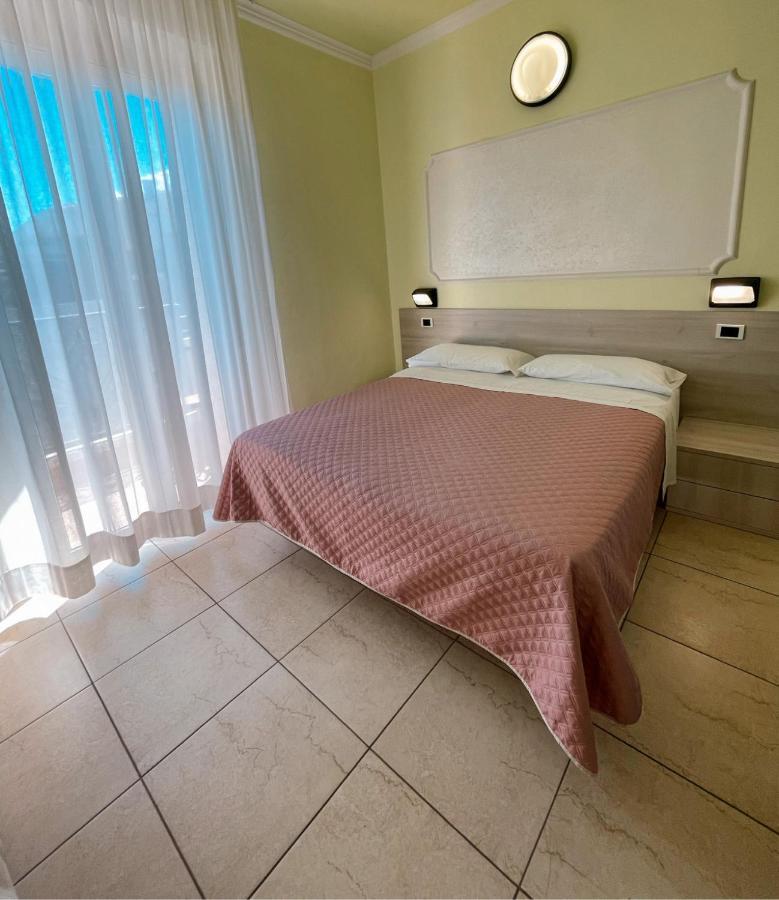 Hotel Liana Rimini Eksteriør billede