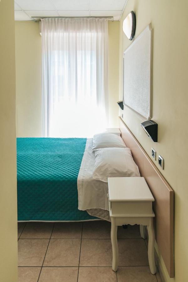 Hotel Liana Rimini Eksteriør billede