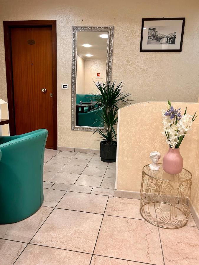 Hotel Liana Rimini Eksteriør billede
